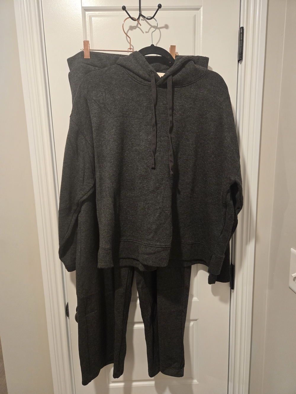 Universal Thread Gray Sweat Set Size Large